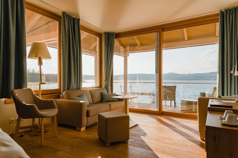 Blick auf den See in einer Seeseitigen Junior Suite