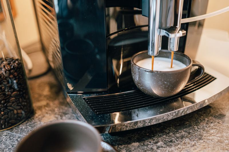 Zubereitung Kaffee an der Maschine