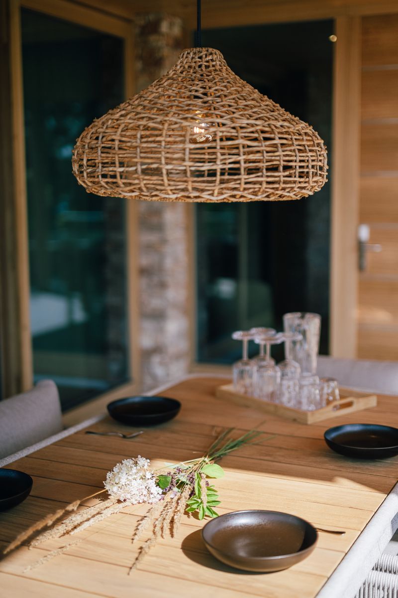 Detailfoto gedeckter Tisch auf Terrasse Ferienhaus SeeTerrain