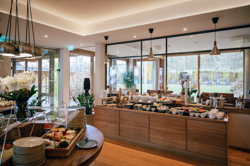 Blick auf die Müsli- und Obst-/Gemüseecke des Brunchbuffet