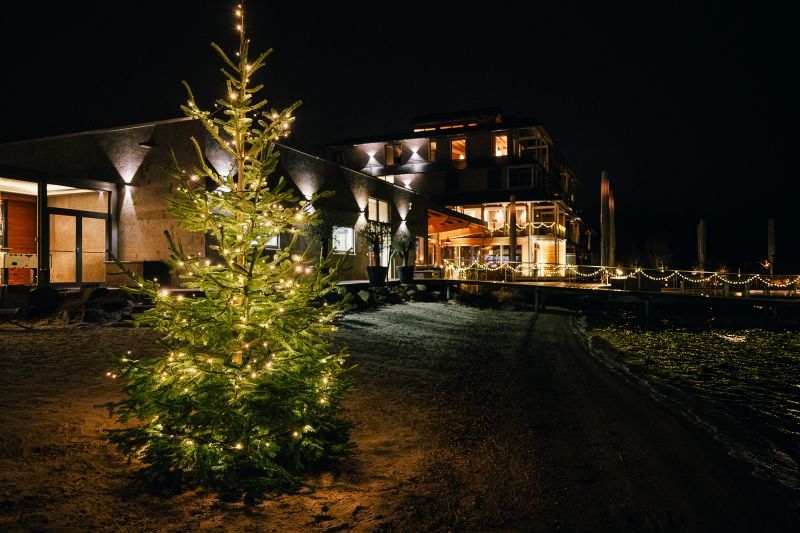 Weihnachtsbaum am Sportstrand